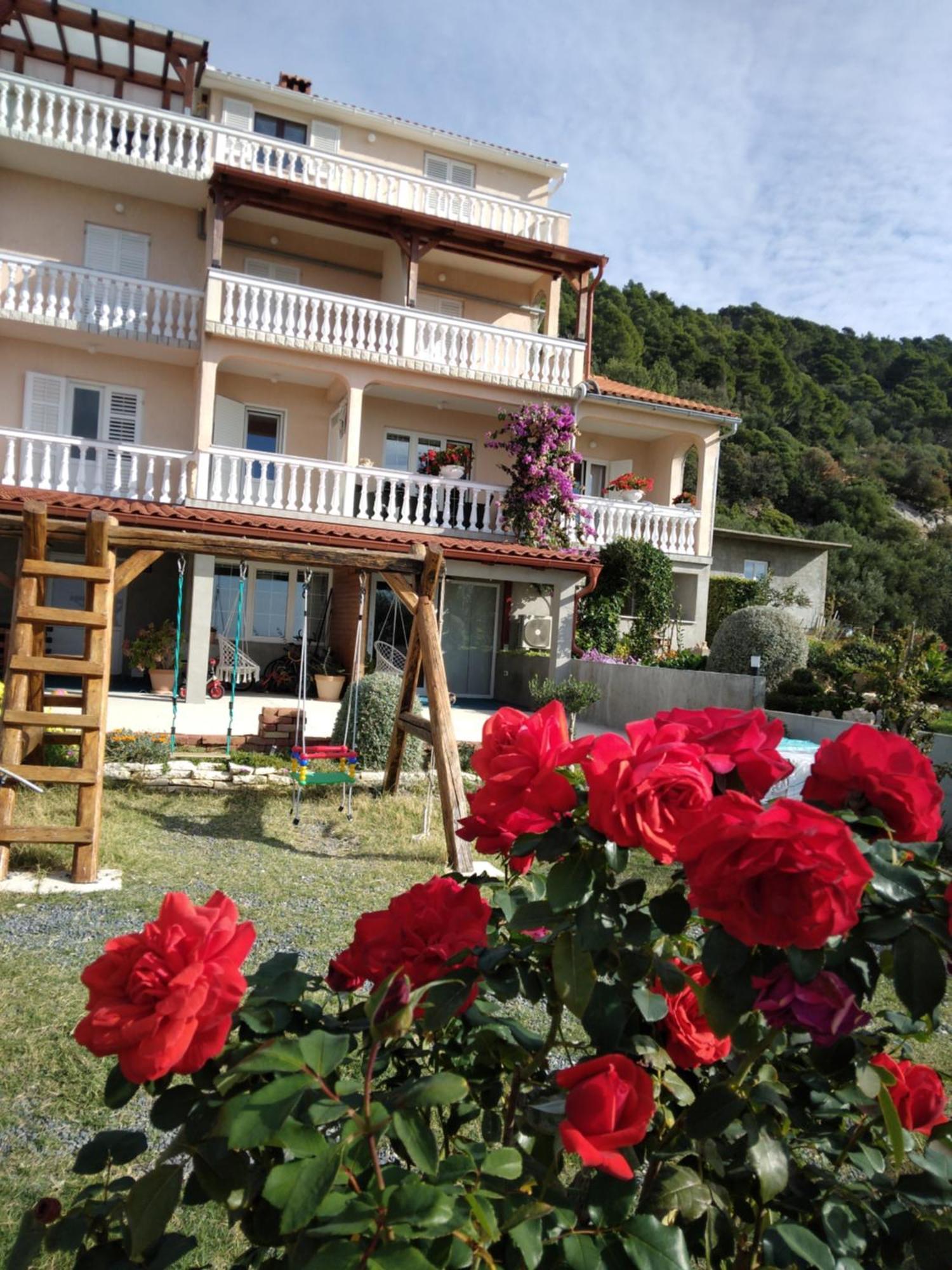 Apartments Panorama View Zeljko Scerbe Mundanije Екстериор снимка