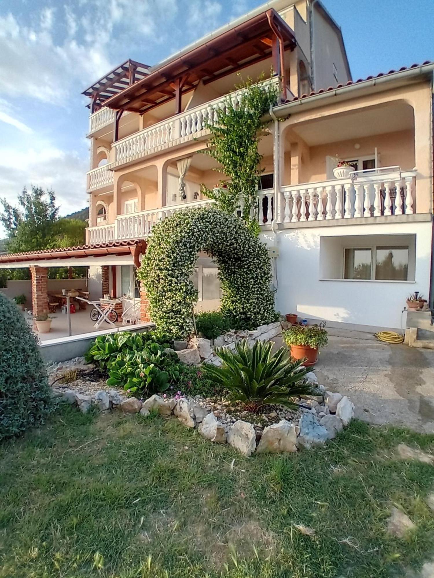 Apartments Panorama View Zeljko Scerbe Mundanije Екстериор снимка
